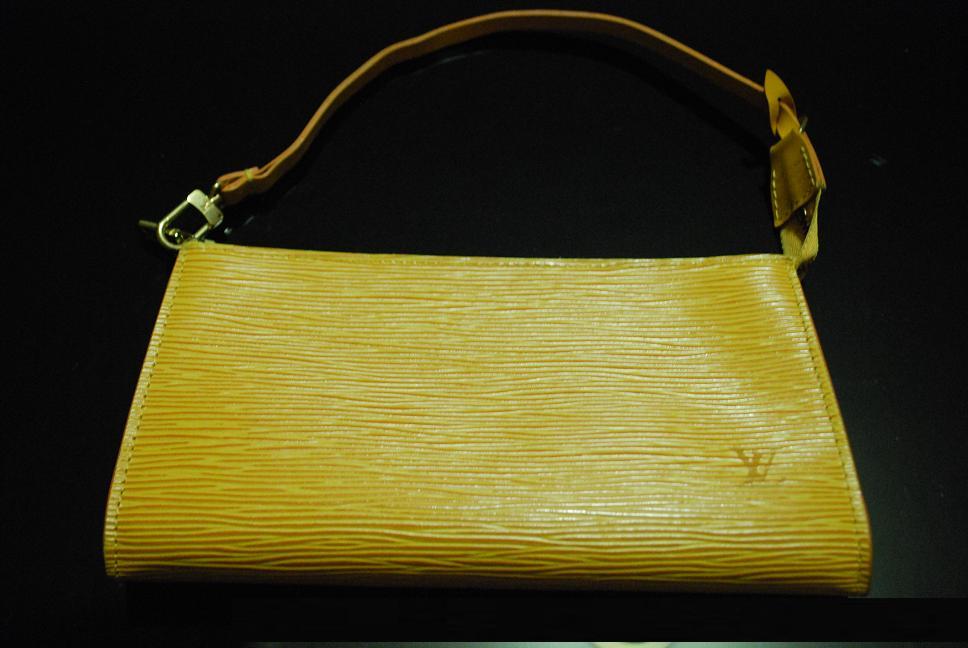 Louis Vuitton Epi Bag (M52959)